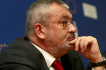 Vlădescu cere impozitarea tuturor veniturilor
